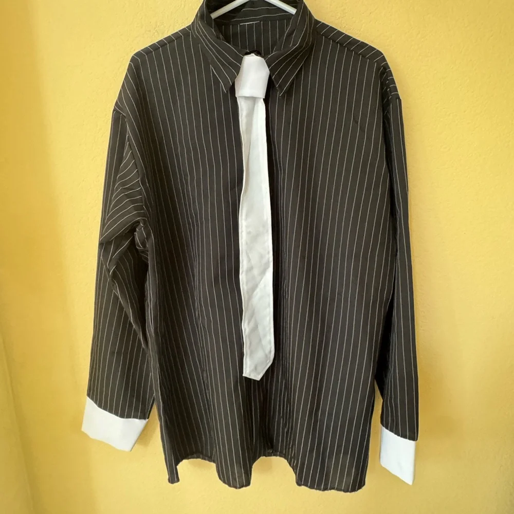 Spirit Halloween Gangster Shirt with Attached Tie and 2 Rings Size 42-46 - Picture 2 of 5
